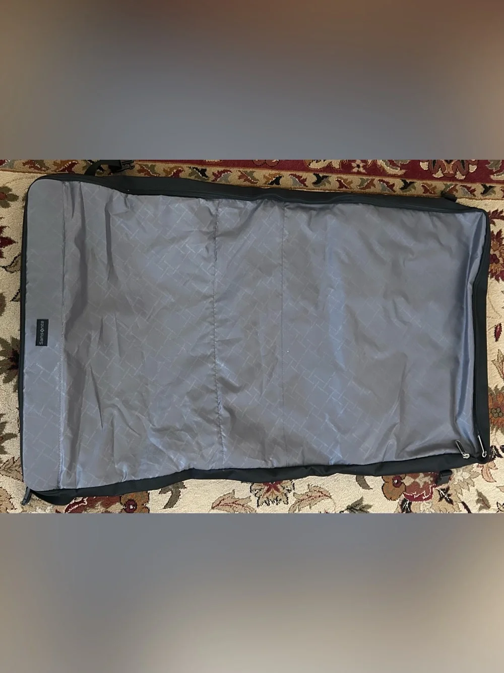 Samsonite Black Men's Garment Bag with Front Pocket without shoulder strap